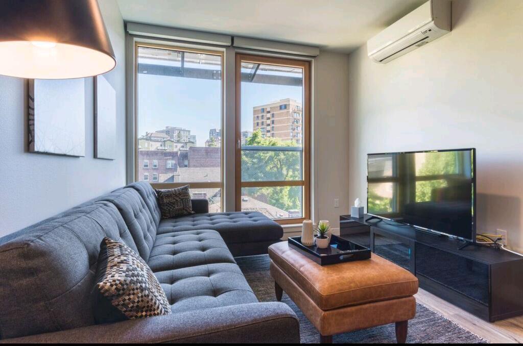 Domicile At Cove Apartment *
